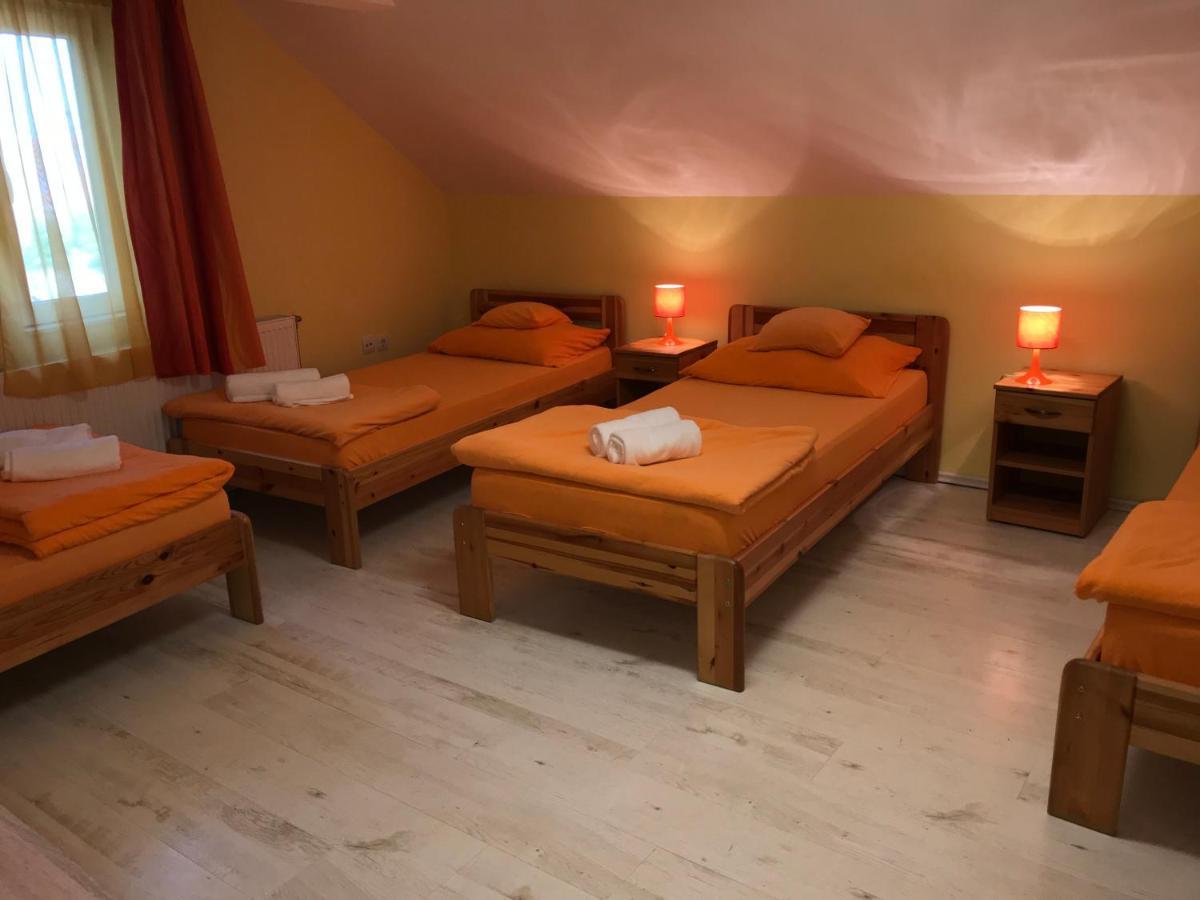 To- Party Panorama Panzio & Wellness *
